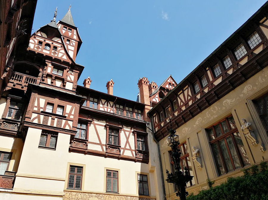 ../Images/HSU,CHIA-LING.Romania.Peles Castle (15).jpg